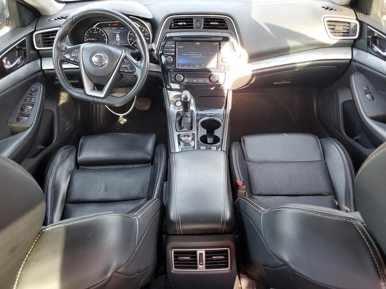 2017 NISSAN Maxima