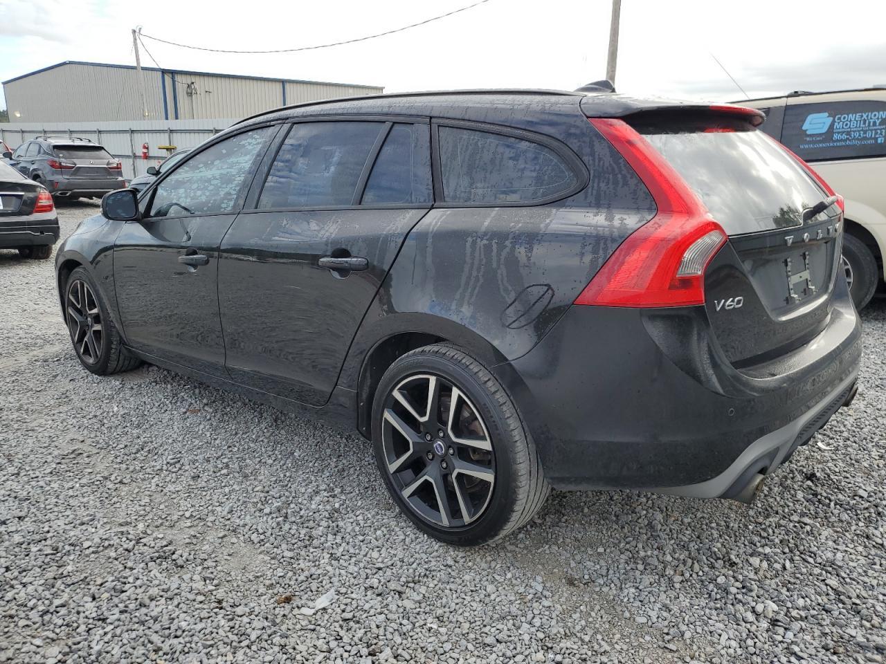 2018 VOLVO V60
