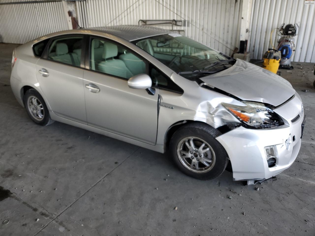 2011 TOYOTA PRIUS