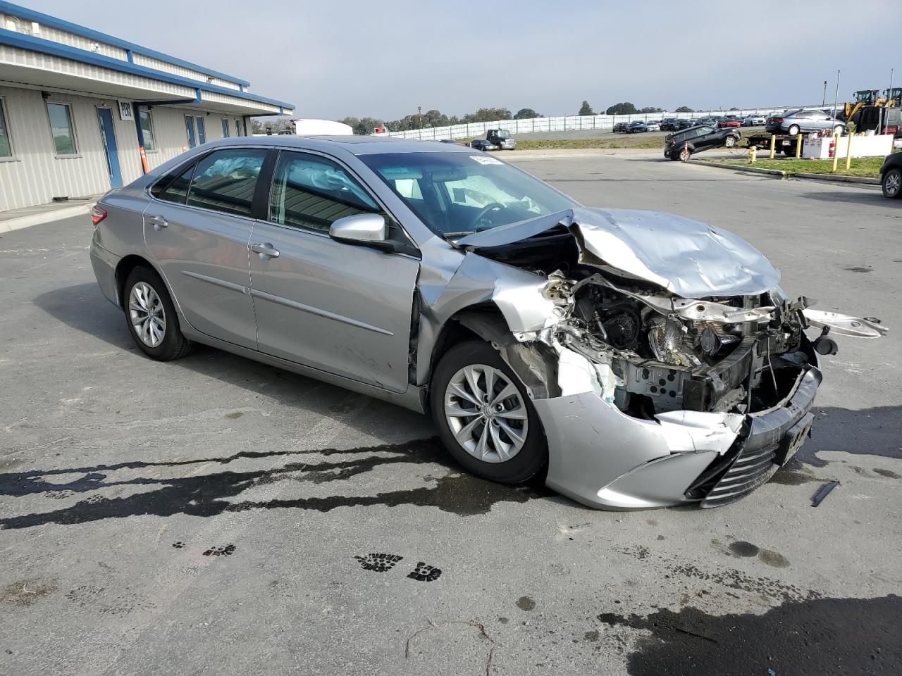 2016 TOYOTA CAMRY