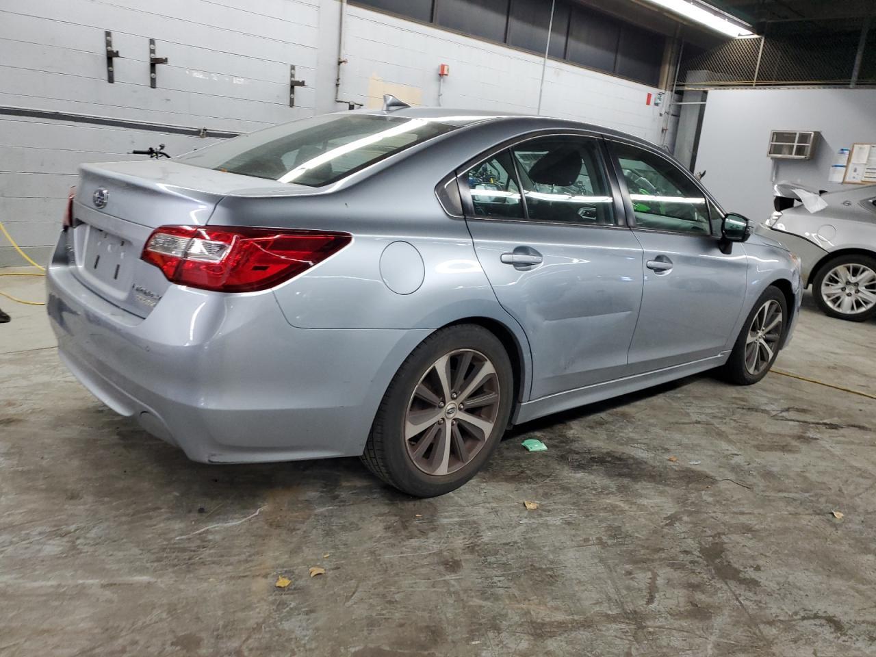 2017 SUBARU Legacy