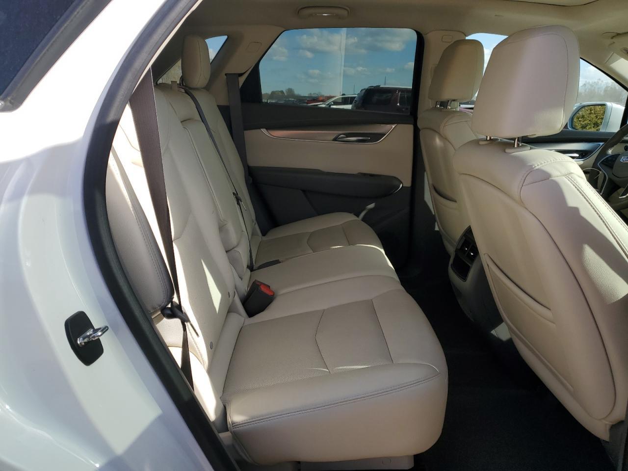 2017 CADILLAC XT5