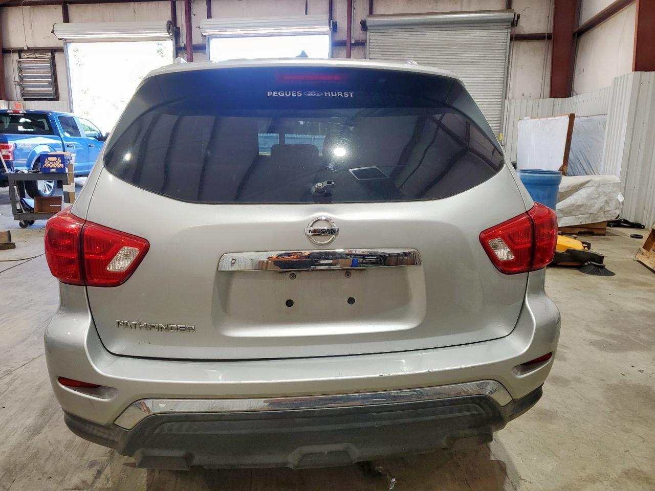 2017 NISSAN PATHFINDER