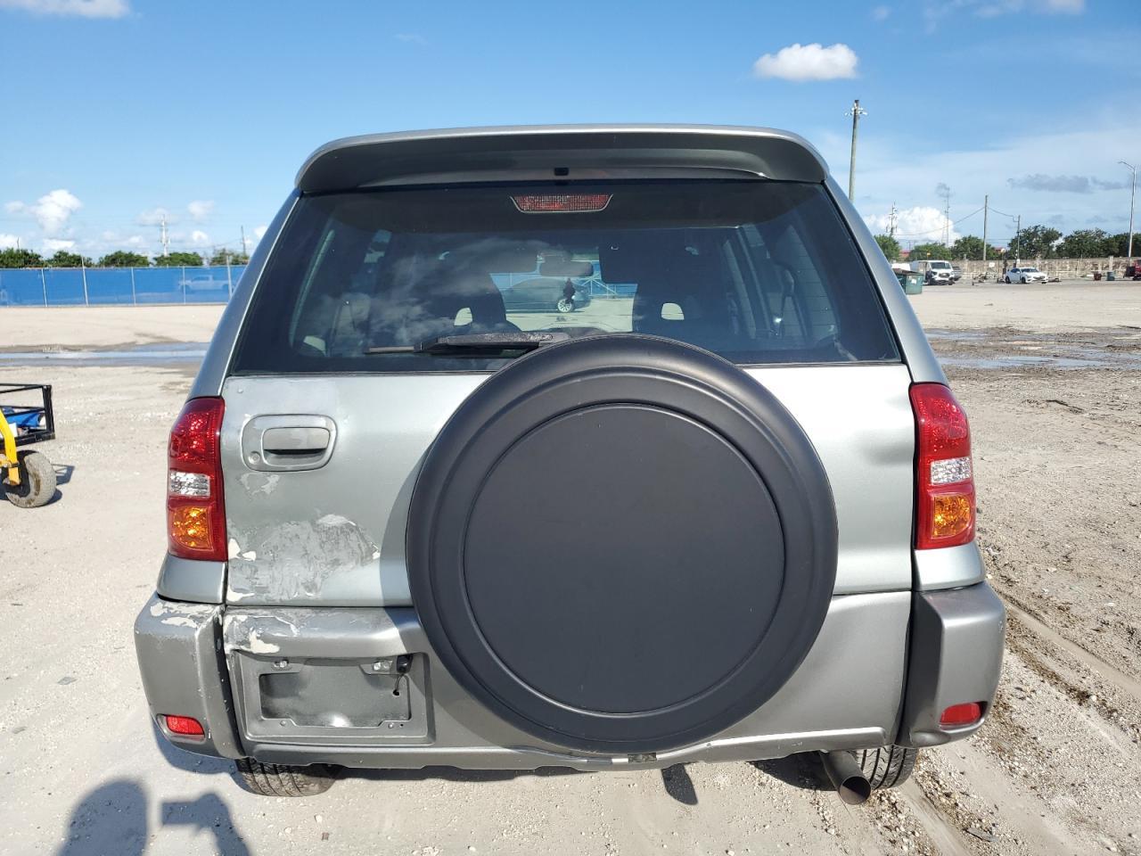 2004 TOYOTA RAV4