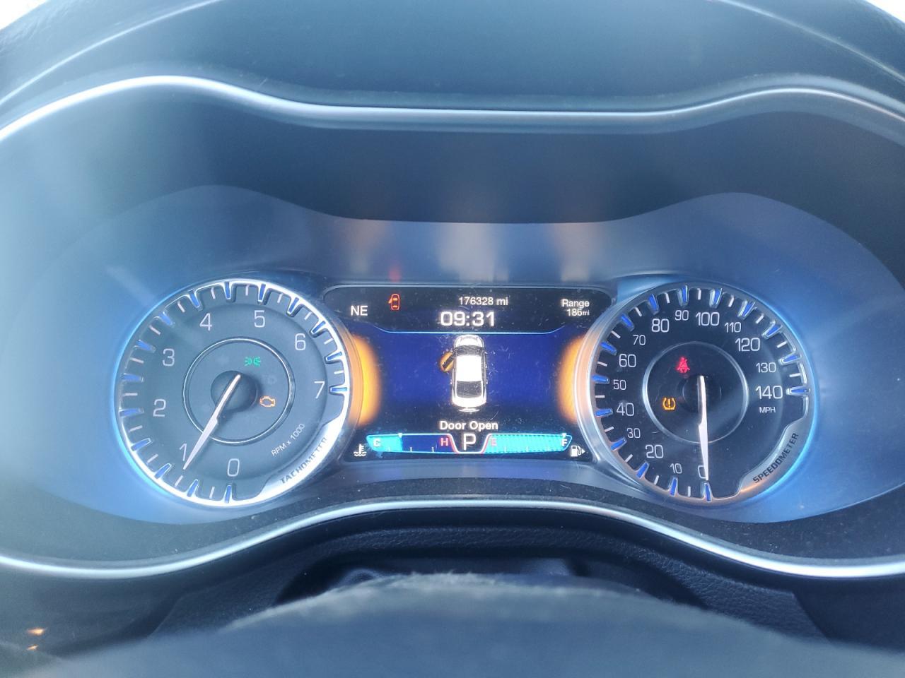 2015 CHRYSLER 200