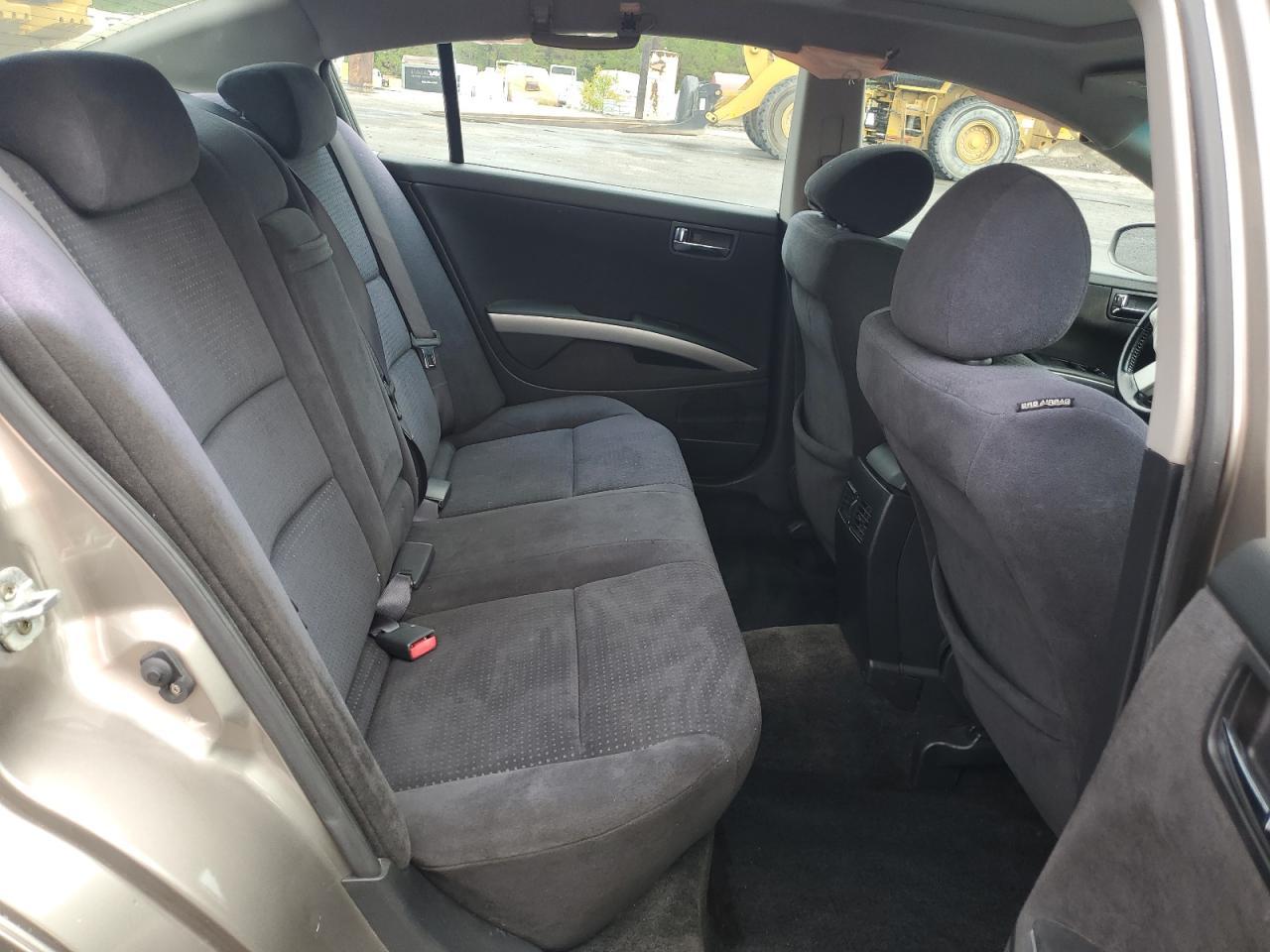 2005 NISSAN Maxima