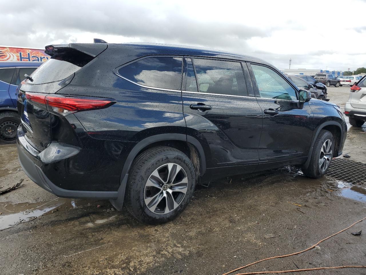 2022 TOYOTA HIGHLANDER