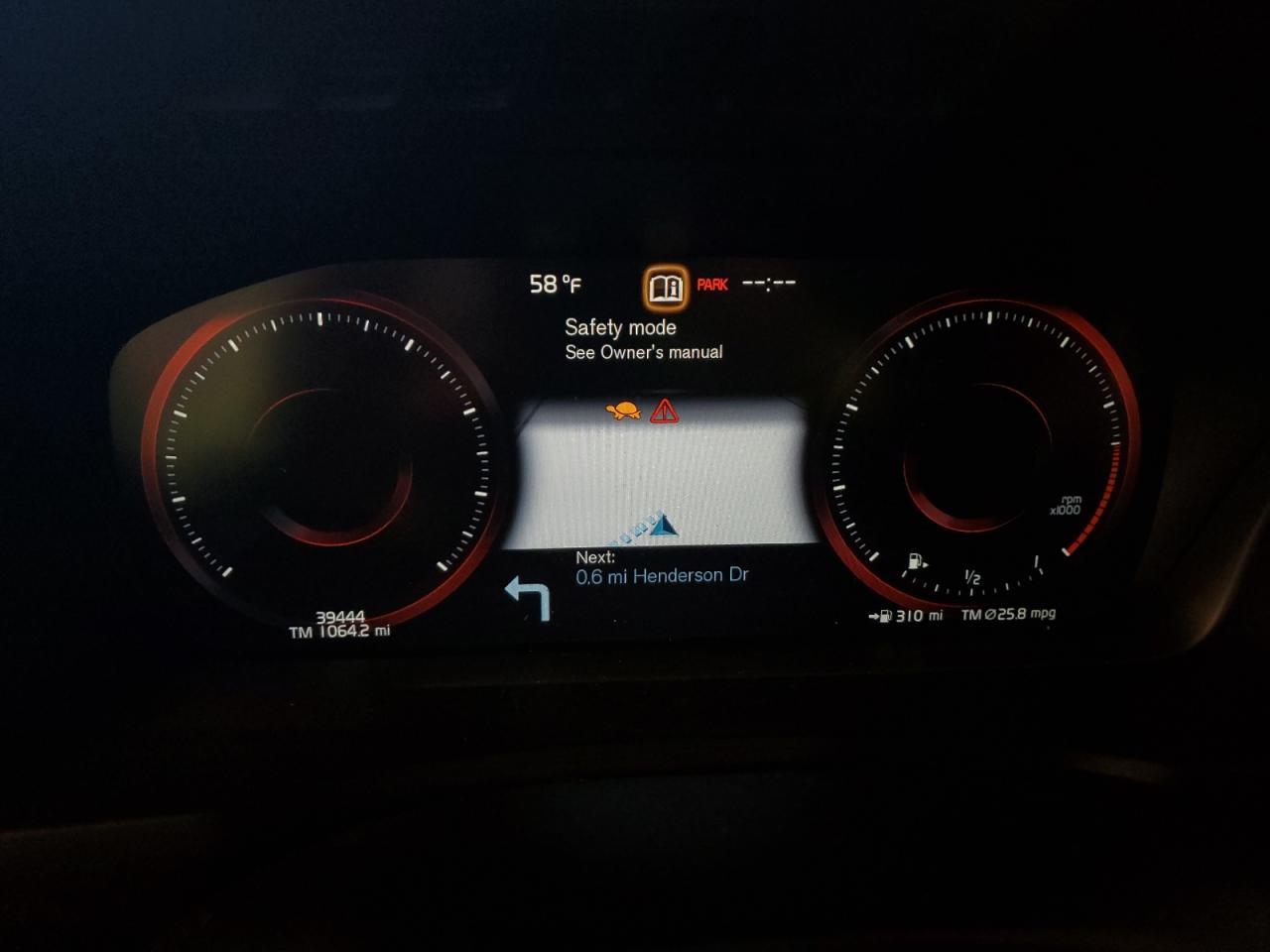 2022 VOLVO XC90