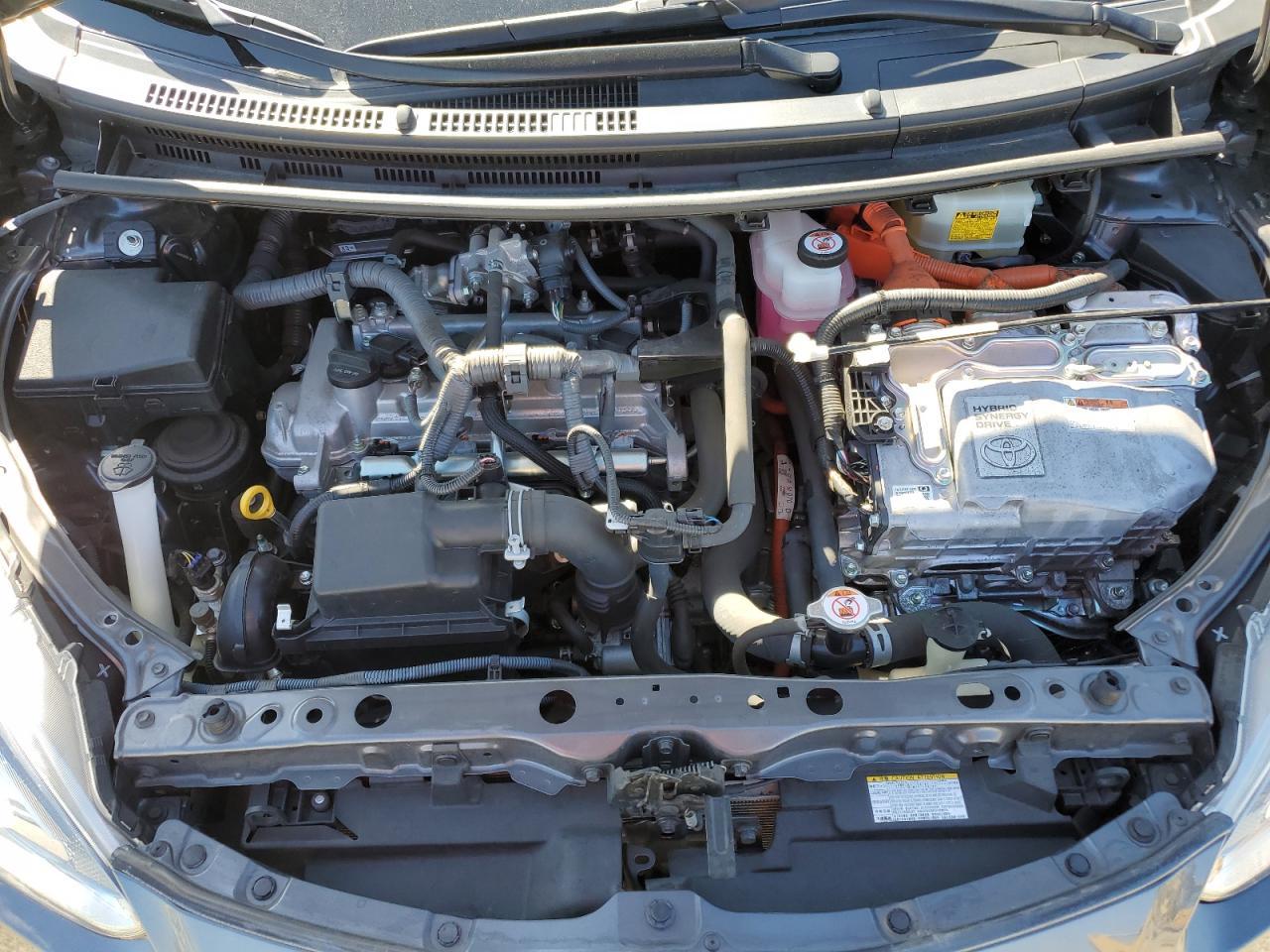 2017 TOYOTA Prius c