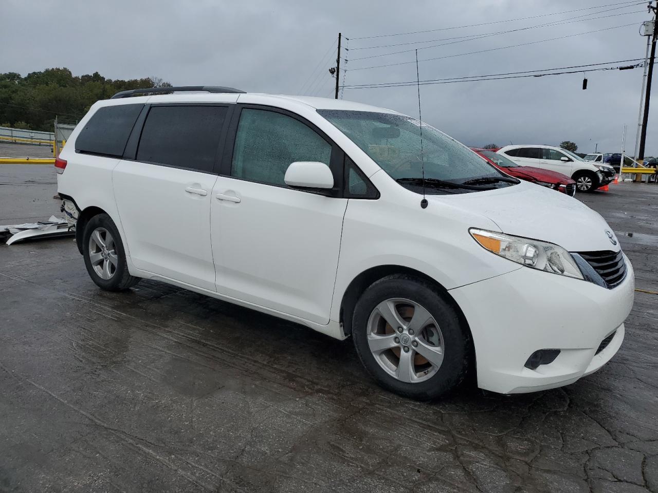 2013 TOYOTA SIENNA