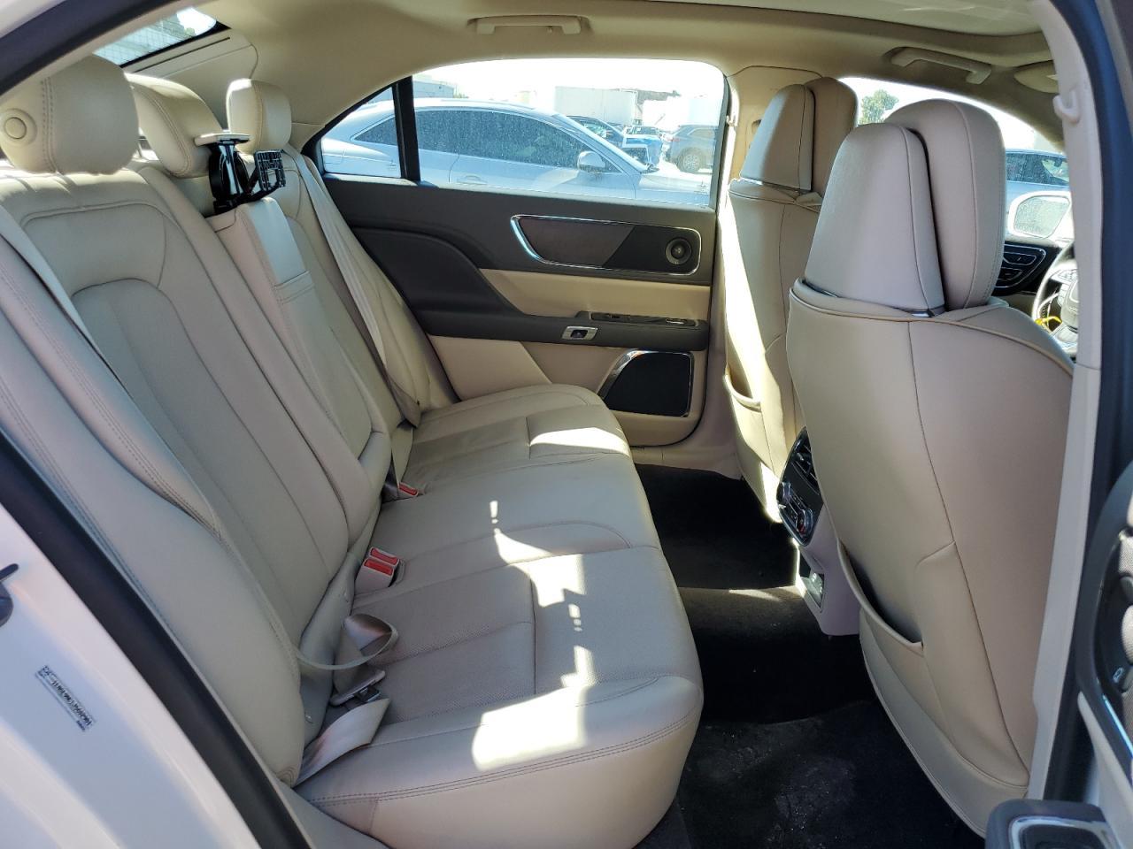 2018 LINCOLN Continental