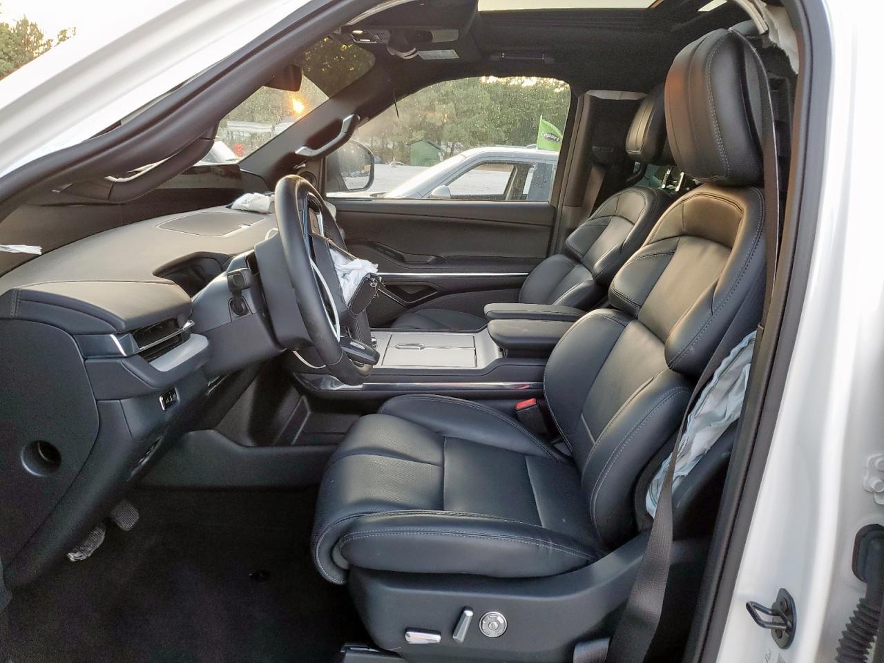 2025 LINCOLN Navigator