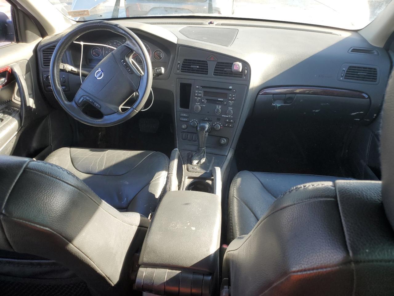 2004 VOLVO XC70