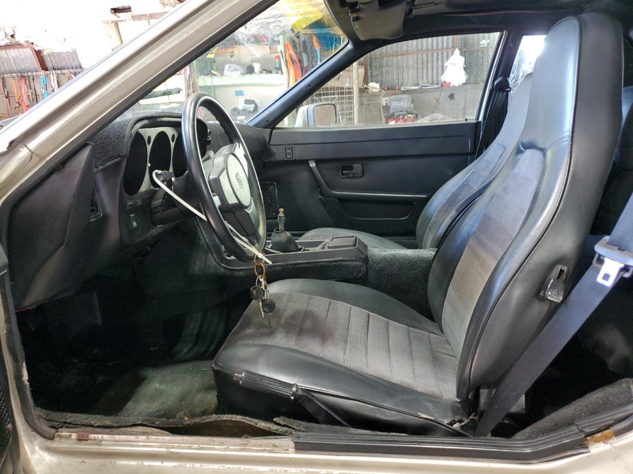 1985 PORSCHE 944