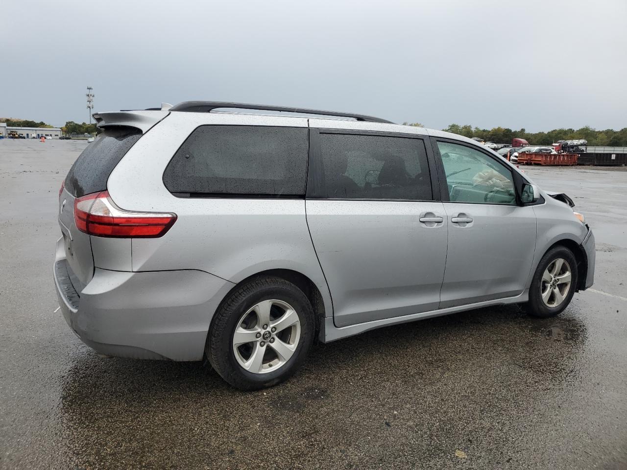 2018 TOYOTA SIENNA