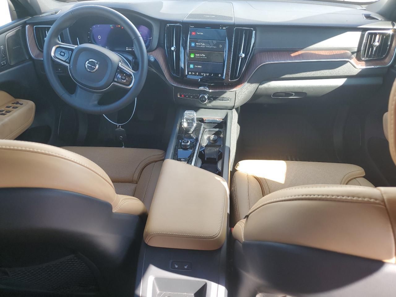 2024 VOLVO XC60