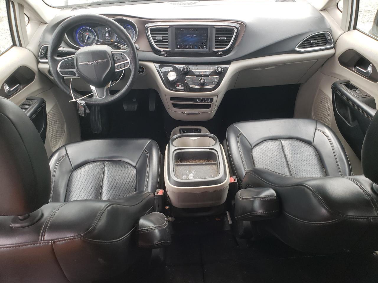2021 CHRYSLER Voyager