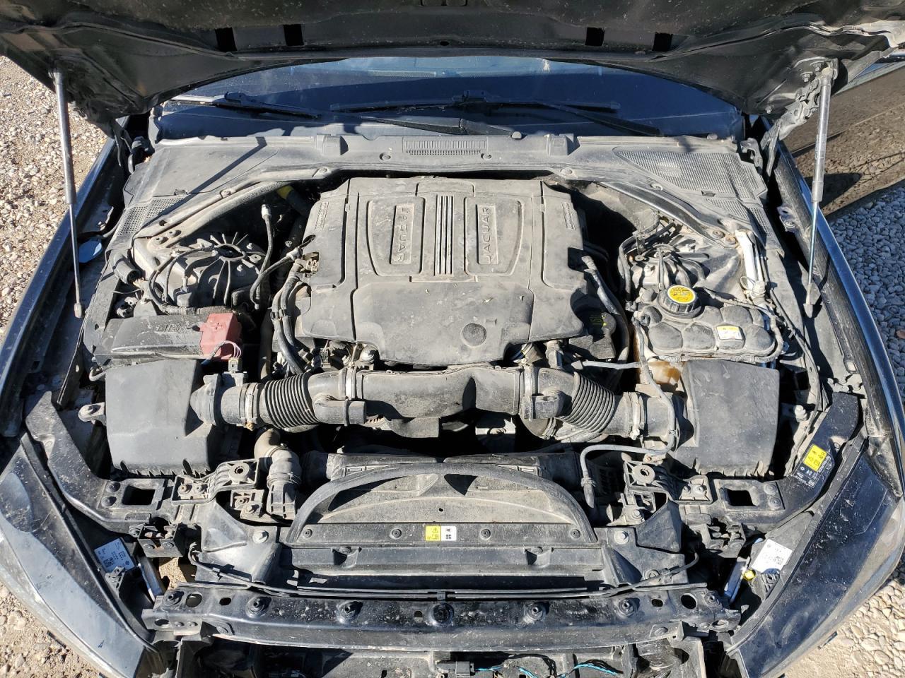 2018 JAGUAR XE