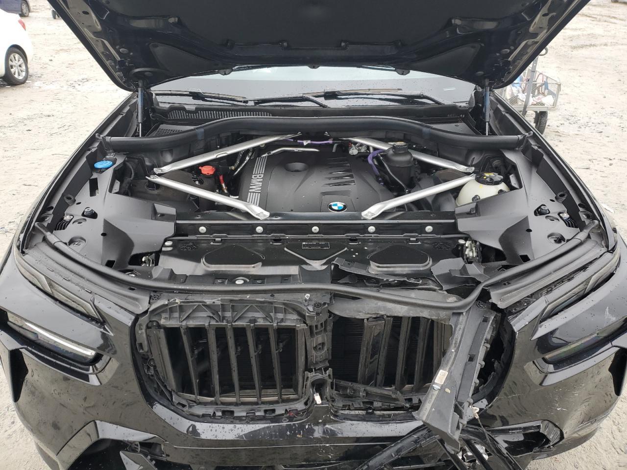 2023 BMW X7