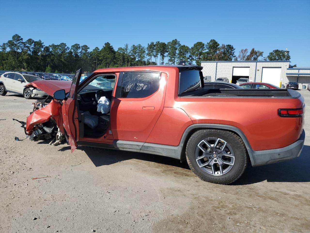2024 RIVIAN R1t
