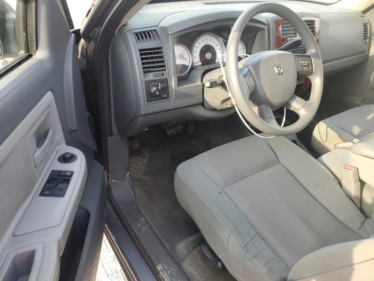 2005 DODGE Dakota