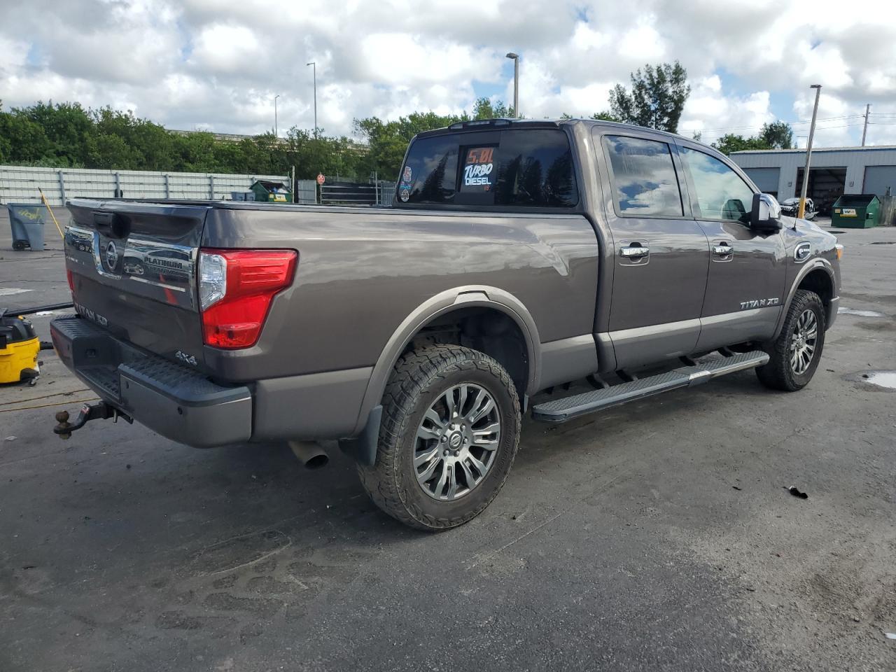 2016 NISSAN Titan