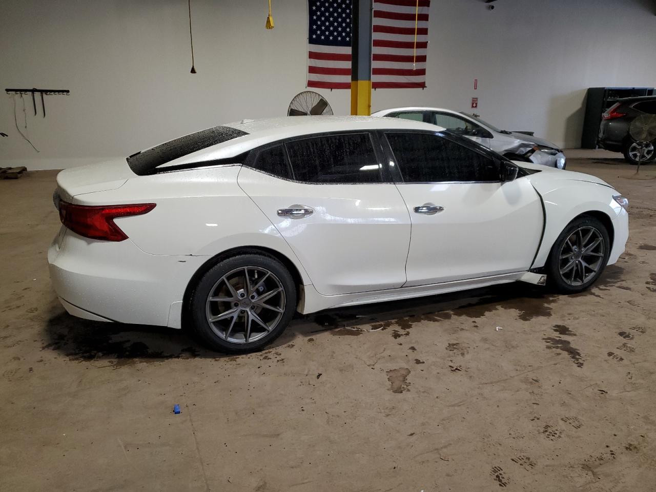 2016 NISSAN Maxima