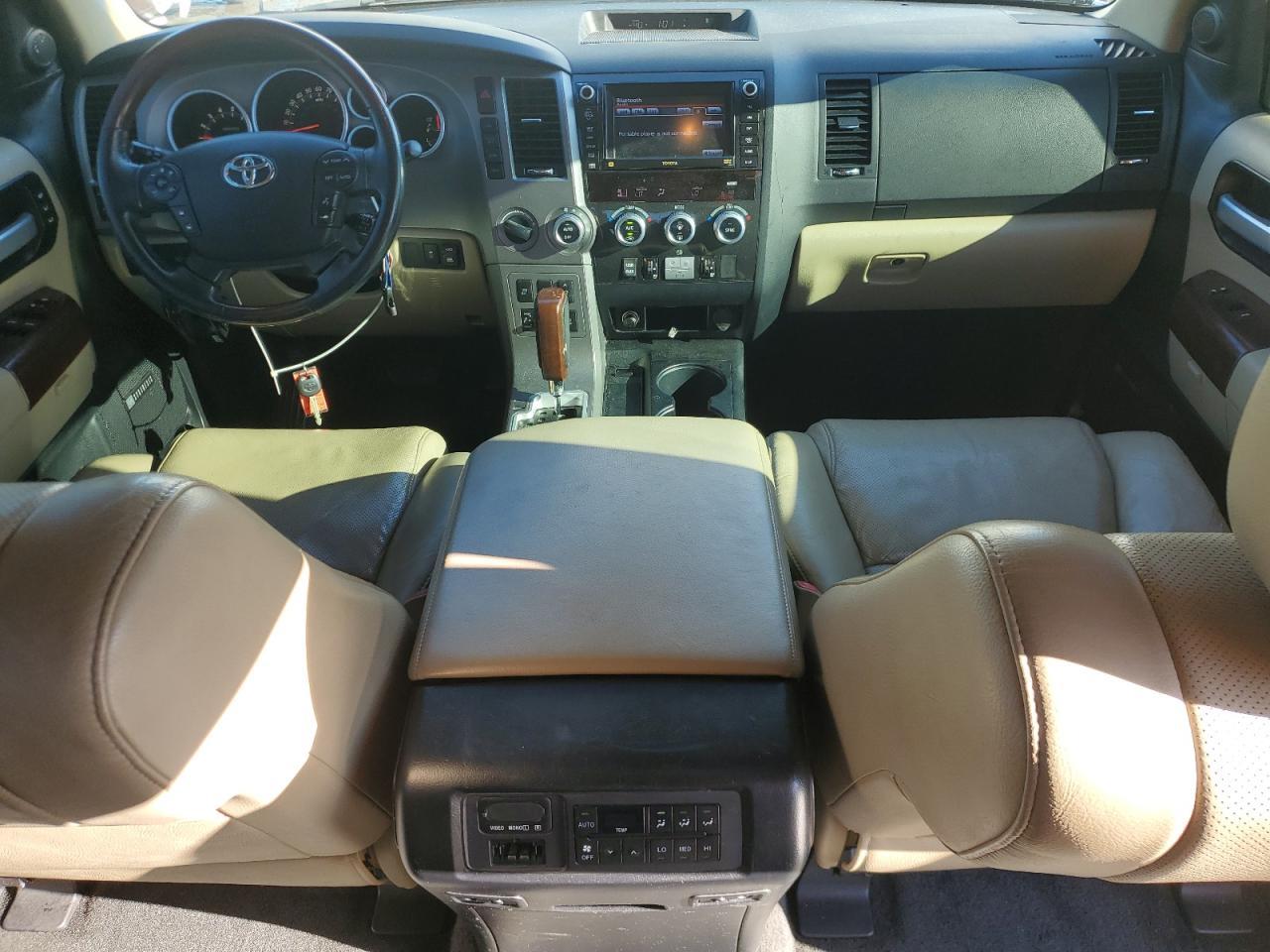 2012 TOYOTA Sequoia