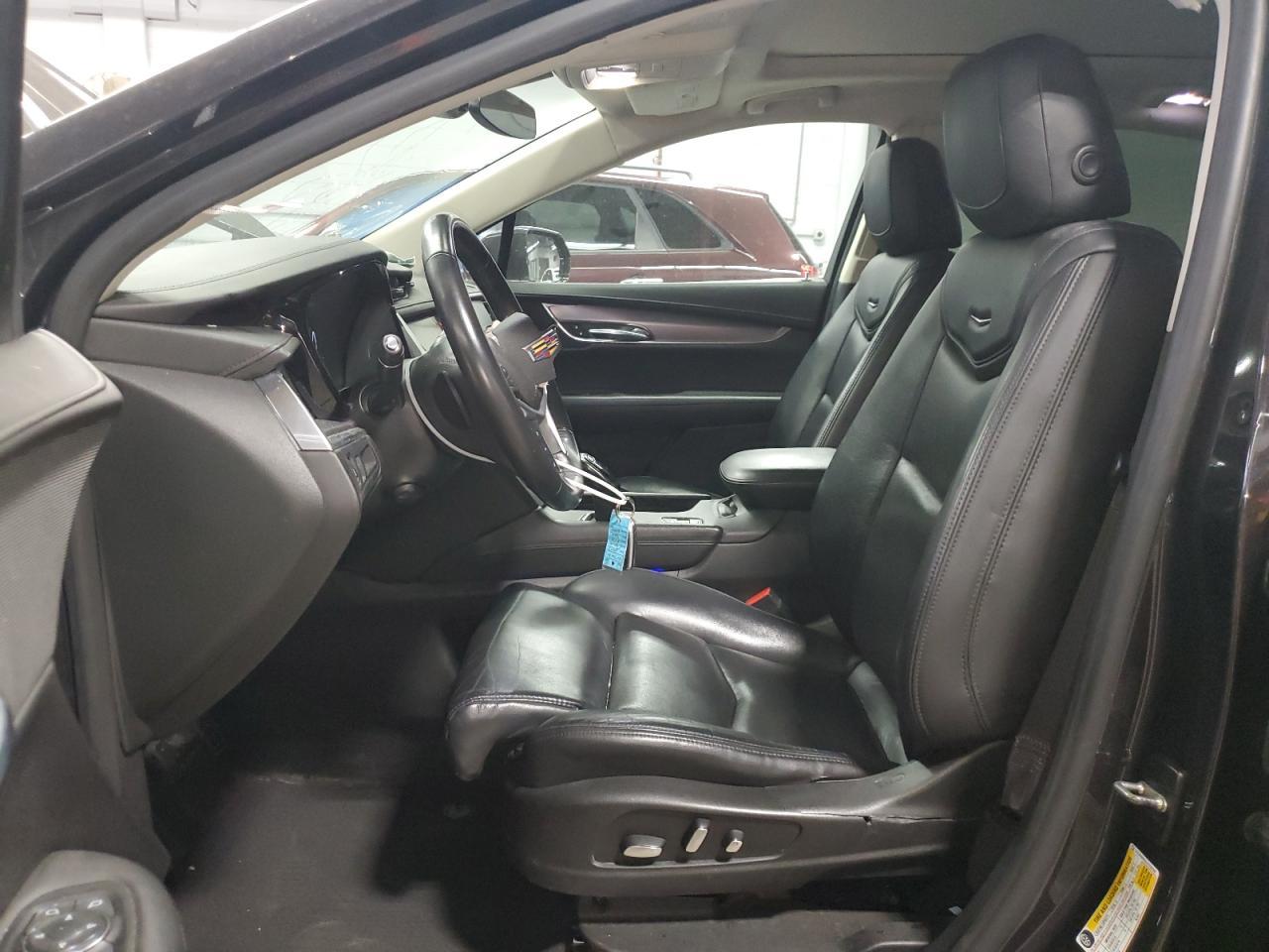 2017 CADILLAC XT5