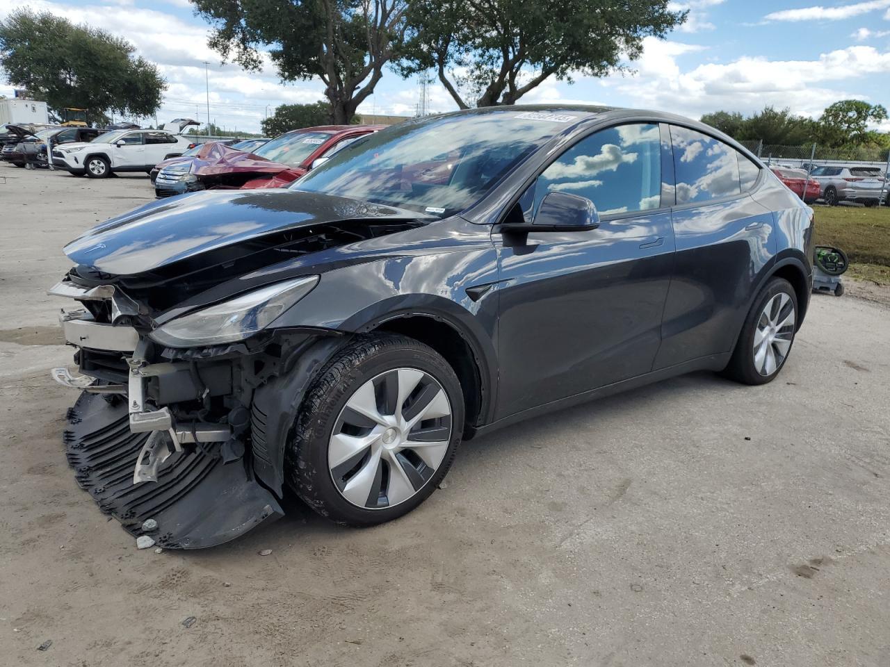 2024 TESLA MODEL Y