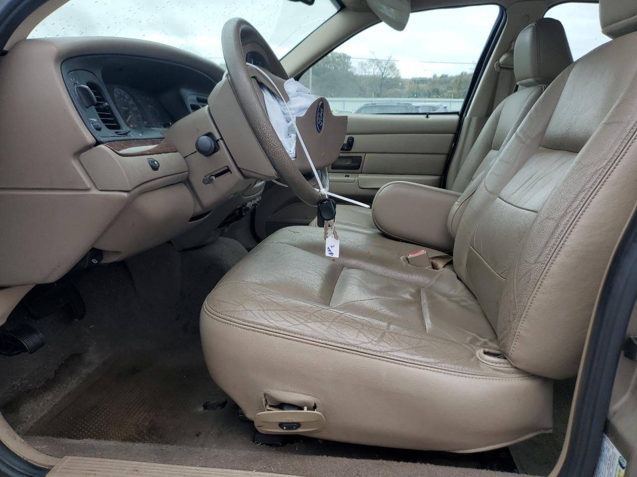 2005 FORD Crown Victoria