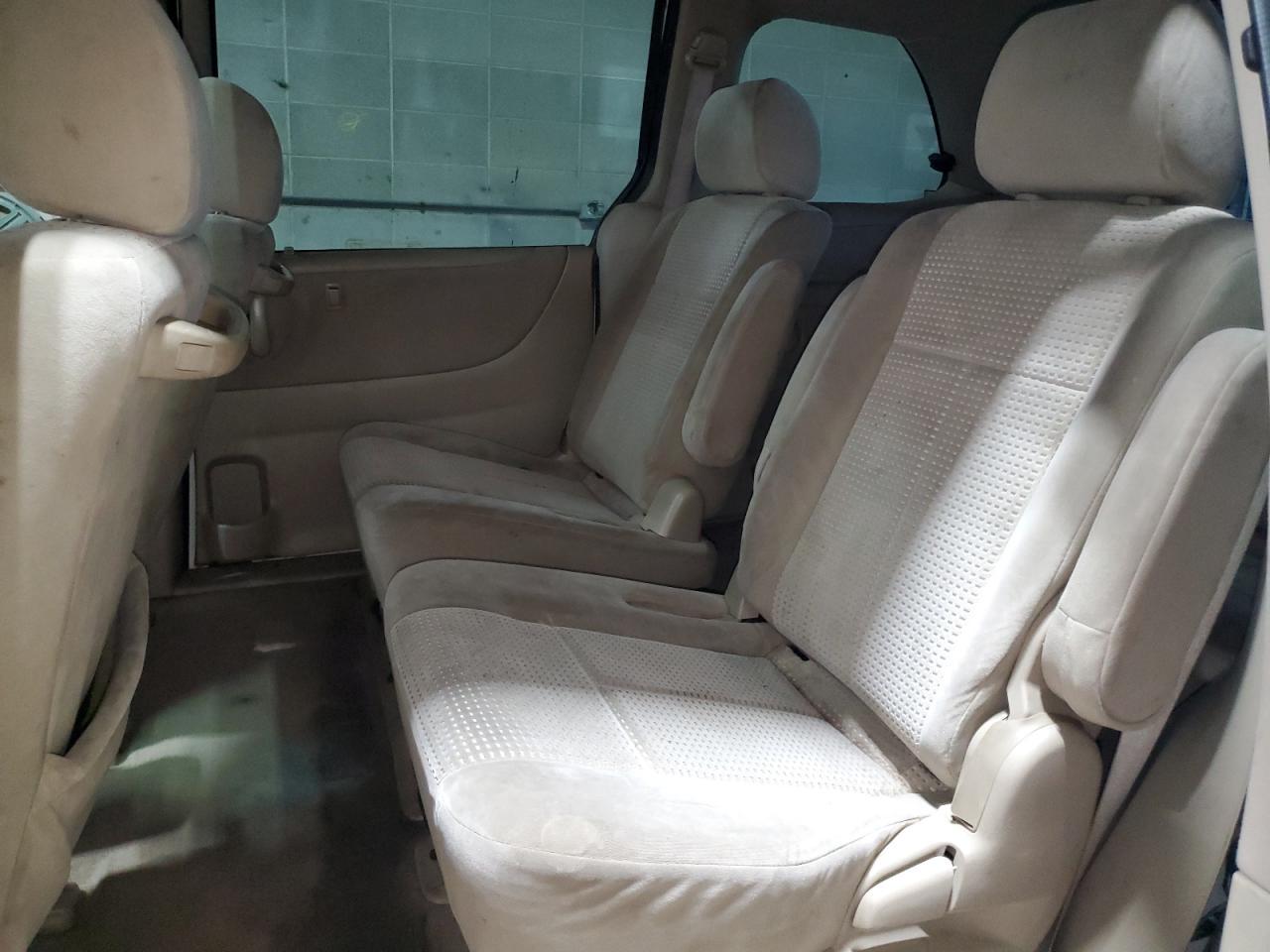 2006 MAZDA Mpv