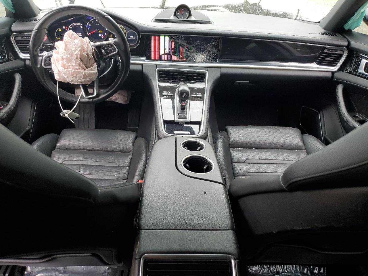 2018 PORSCHE Panamera