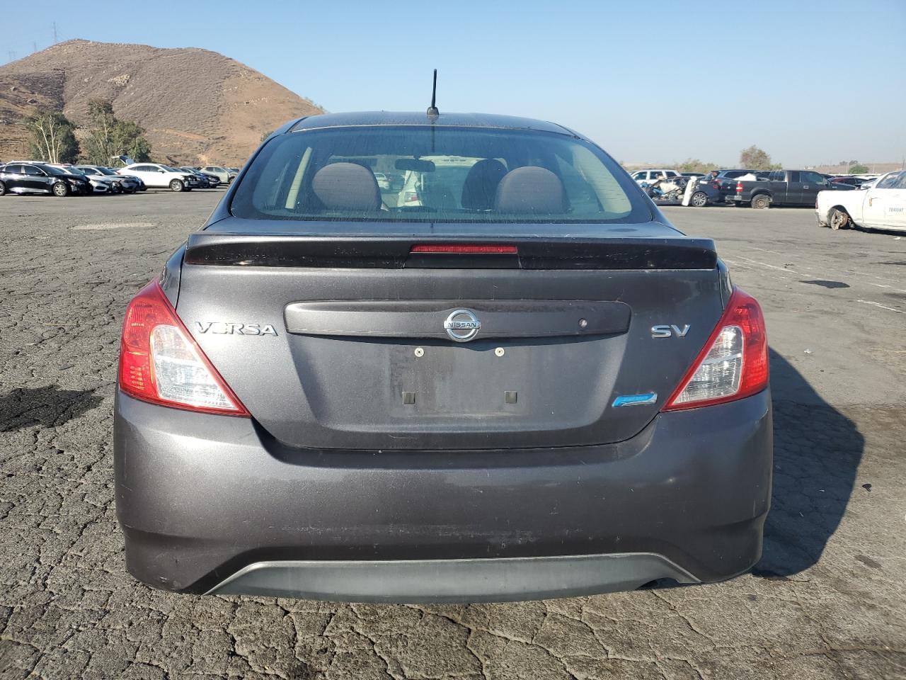 2015 NISSAN VERSA