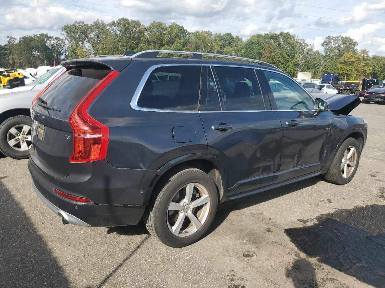 2018 VOLVO XC90