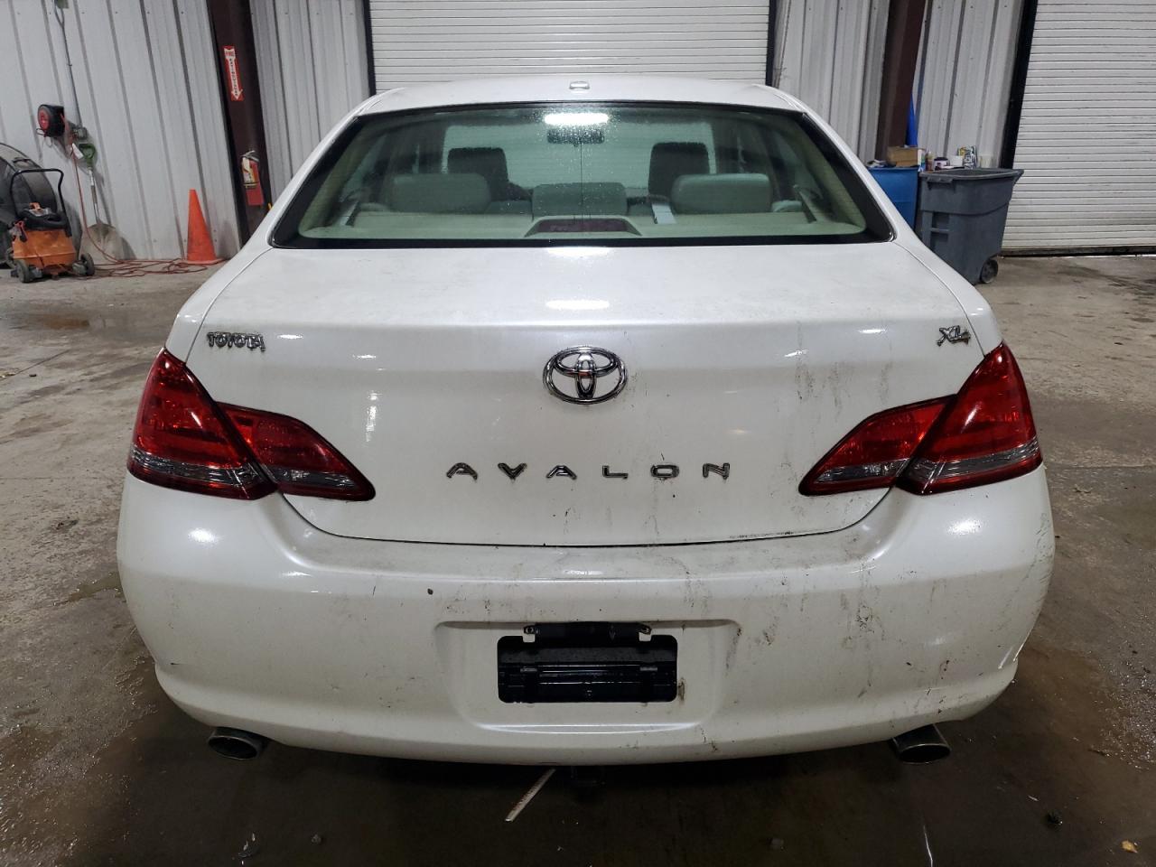 2009 TOYOTA Avalon