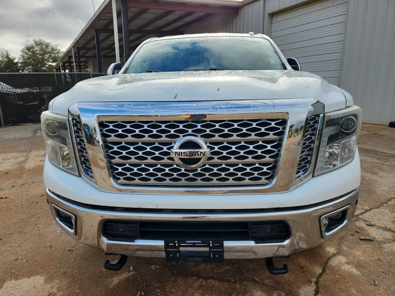 2016 NISSAN Titan