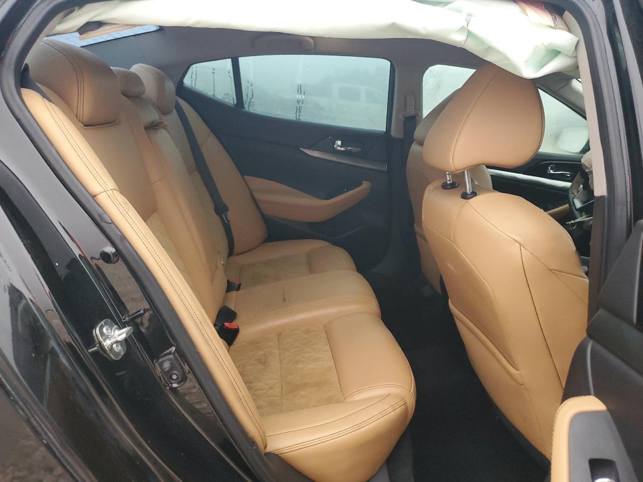 2017 NISSAN Maxima