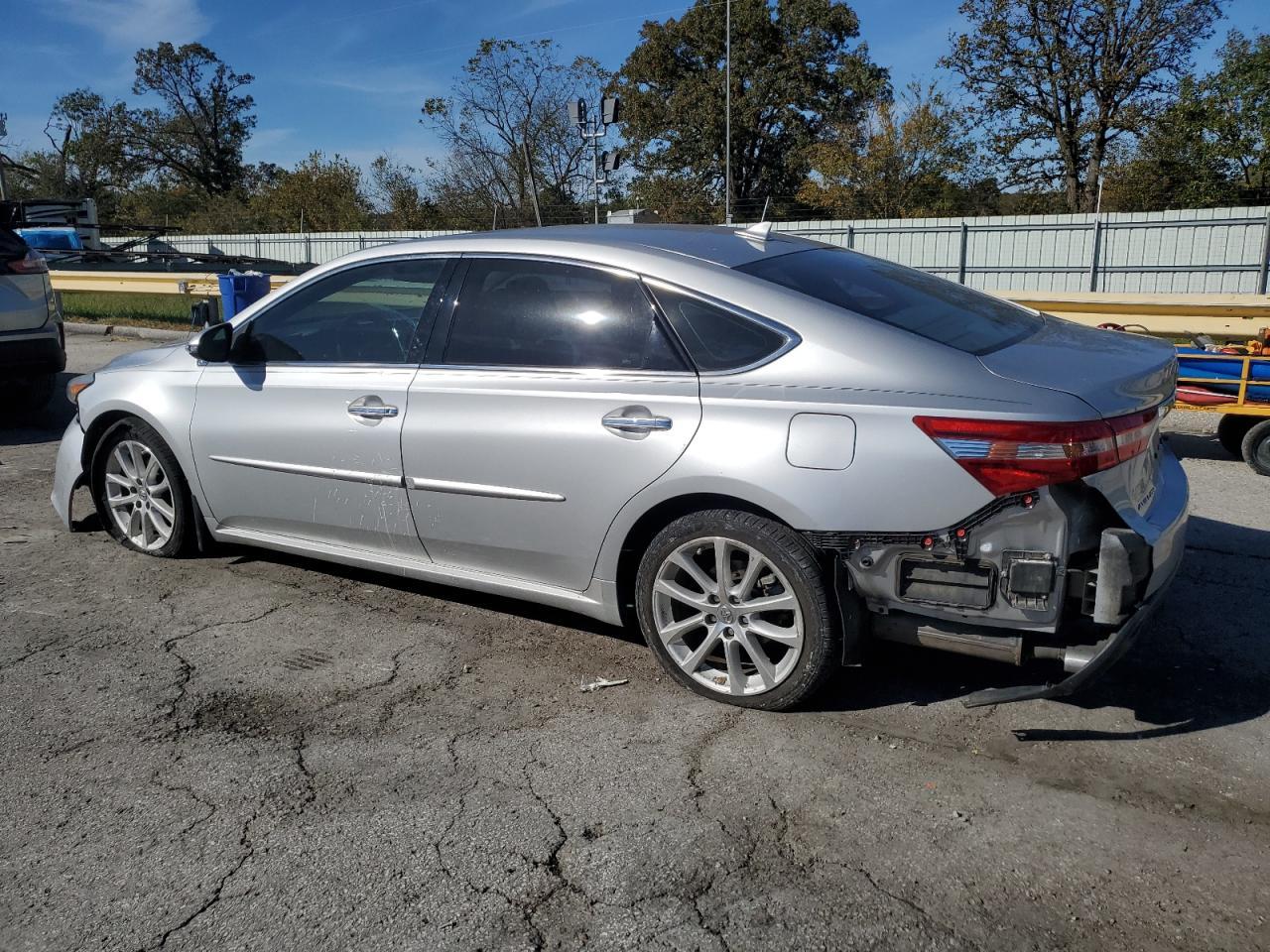 2013 TOYOTA Avalon