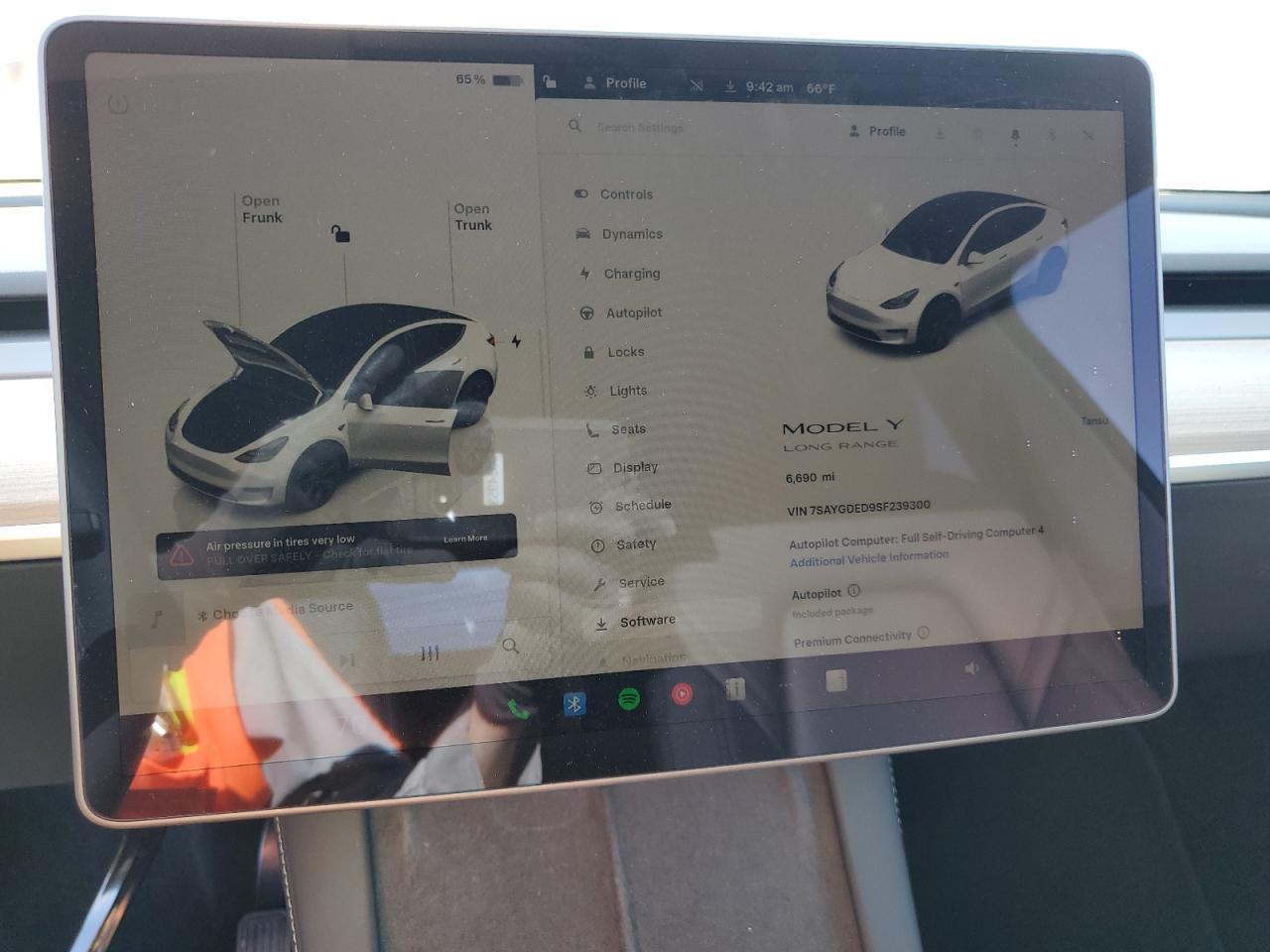 2025 TESLA MODEL Y