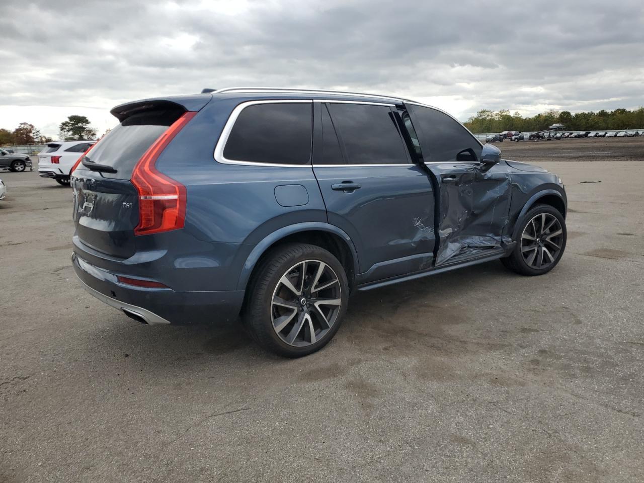 2021 VOLVO XC90