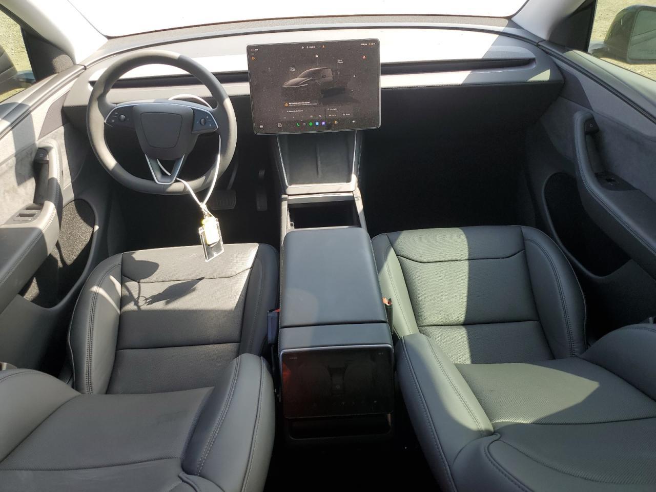 2026 TESLA MODEL Y