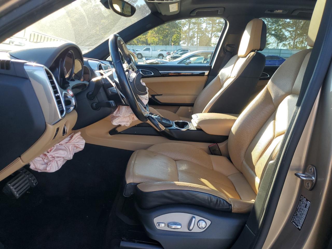 2017 PORSCHE CAYENNE