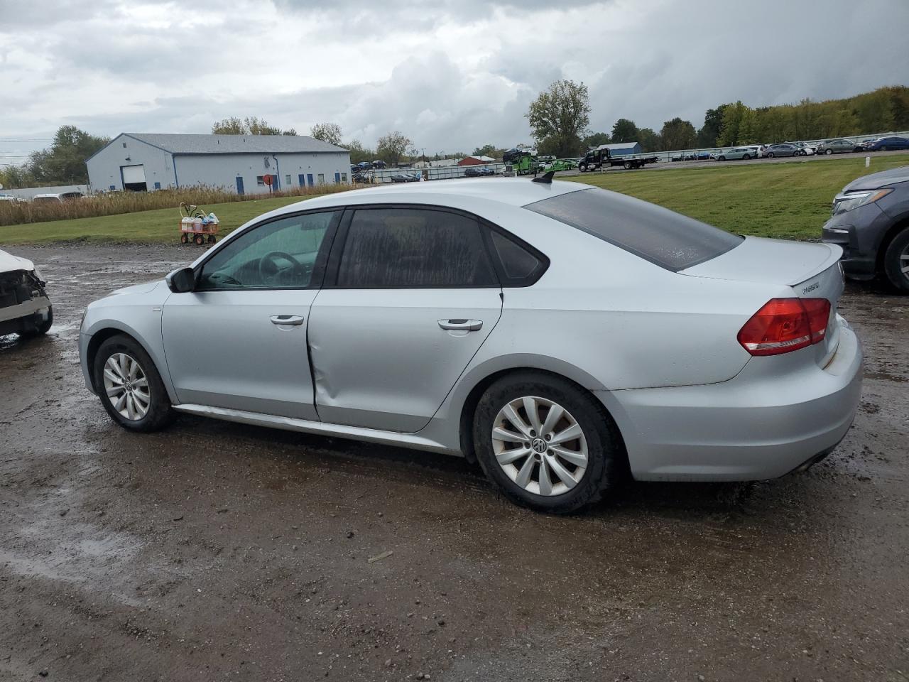 2014 VOLKSWAGEN Passat