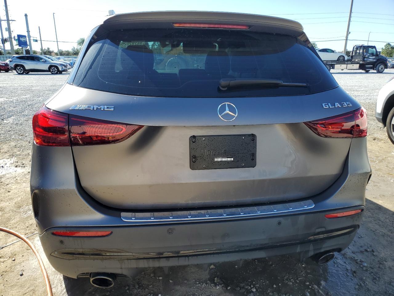 2025 MERCEDES-BENZ GLA-Class
