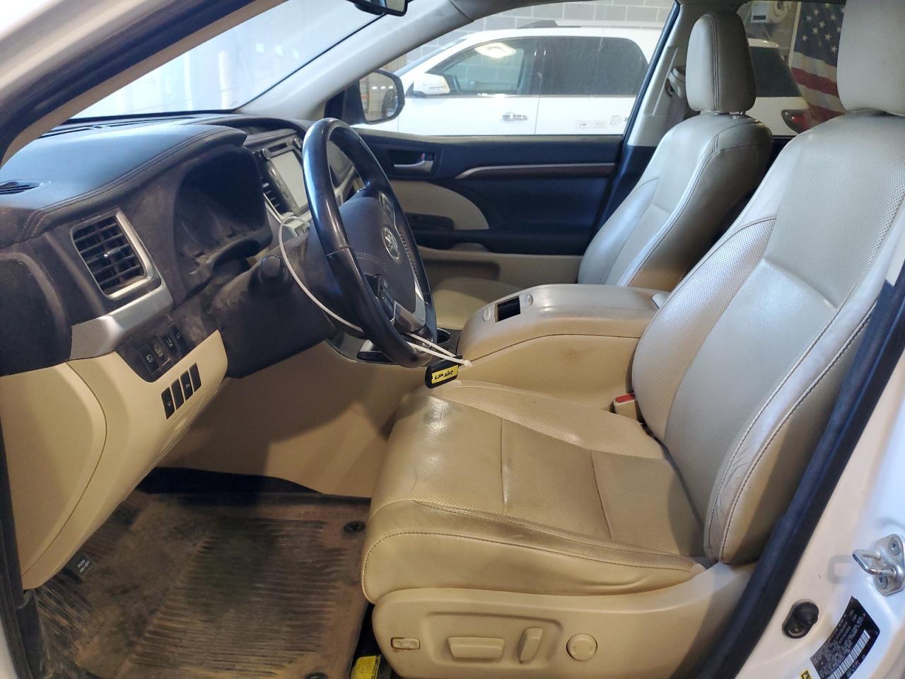 2016 TOYOTA HIGHLANDER