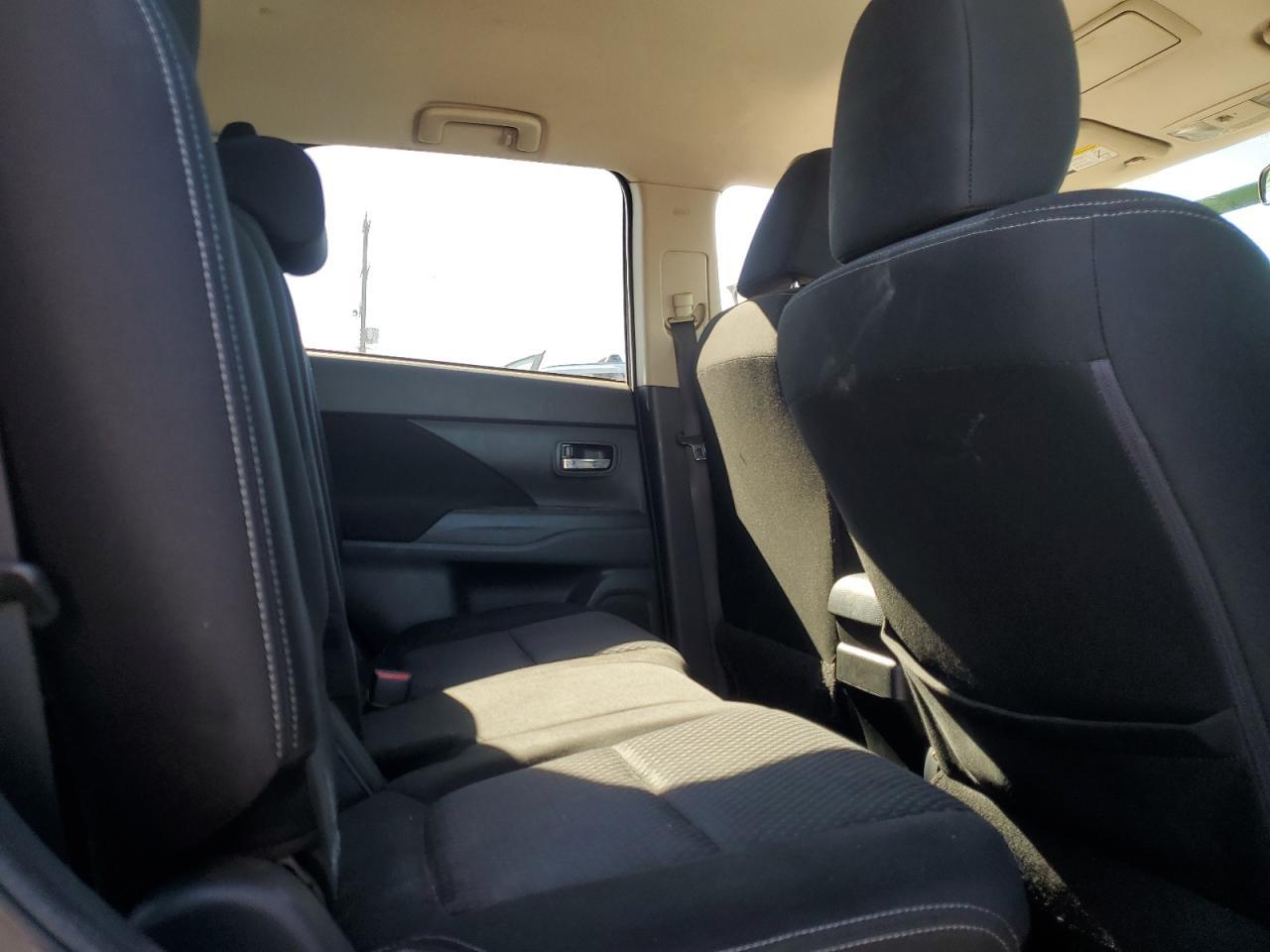 2016 MITSUBISHI outlander