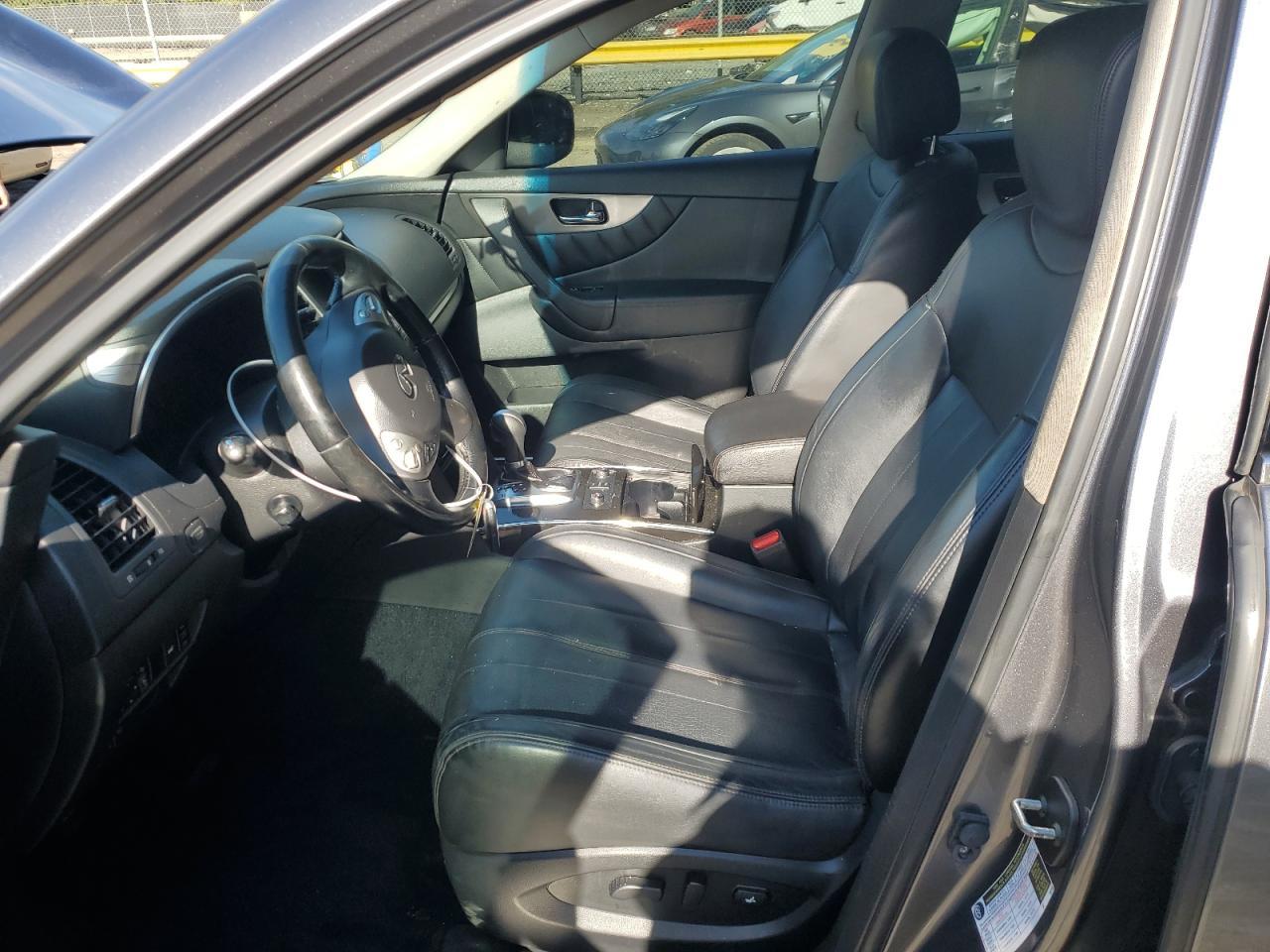 2017 INFINITI QX70