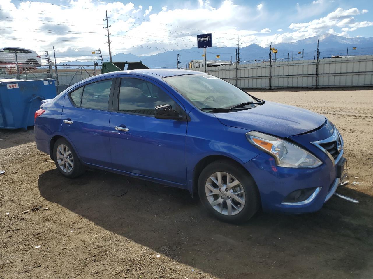 2017 NISSAN VERSA