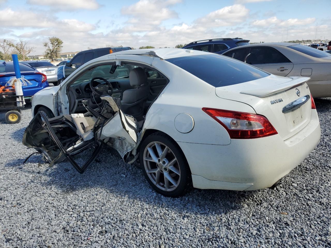 2009 NISSAN Maxima